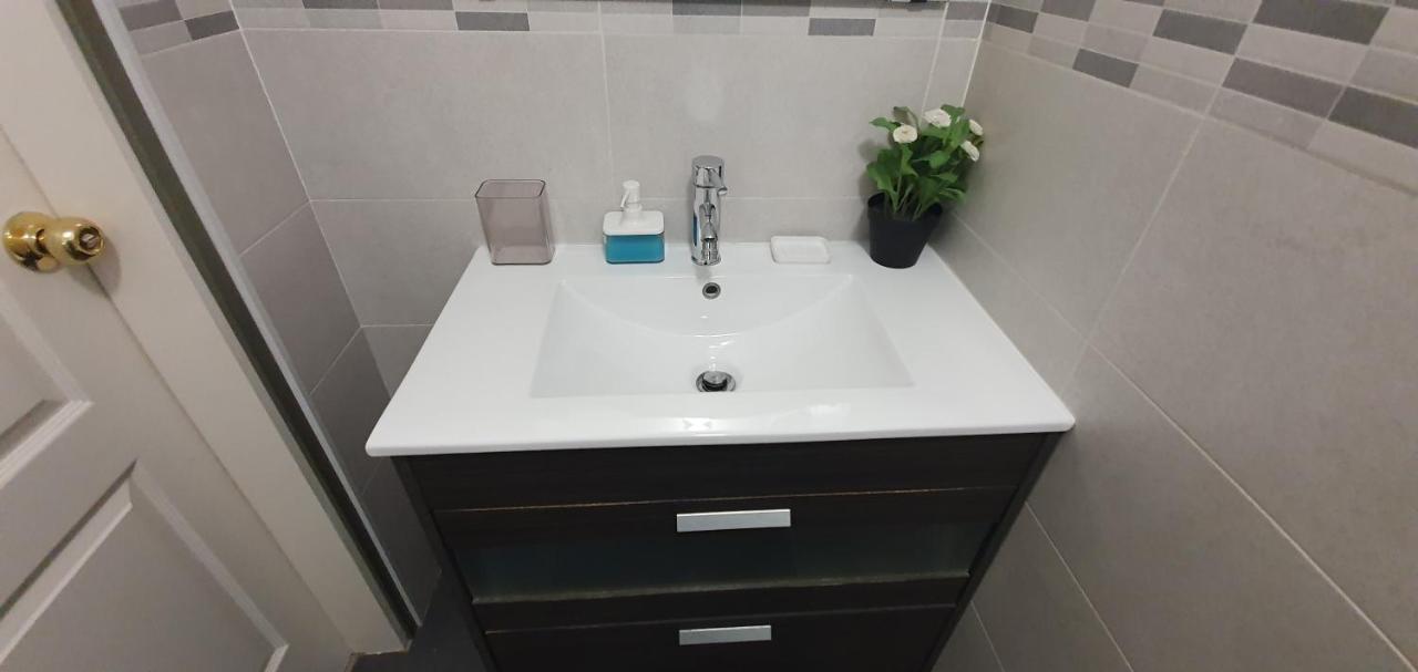 Apartaments B O D Collblanc L'Hospitalet de Llobregat Exterior photo